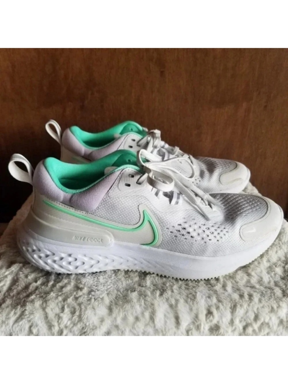 Nike Running React Miler 2 Sneakers Platinum Tint/Green Glow/White 8 - Picture 11 of 12